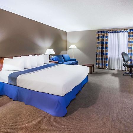 Days Inn By Wyndham Мидленд Экстерьер фото